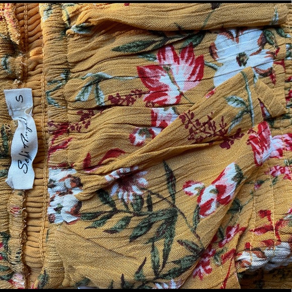 Off-the-shoulder top - Picture 2 of 3